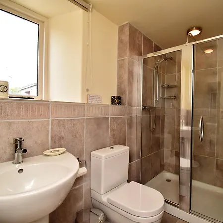 2 Bed In Eskdale Sz487 Holiday home