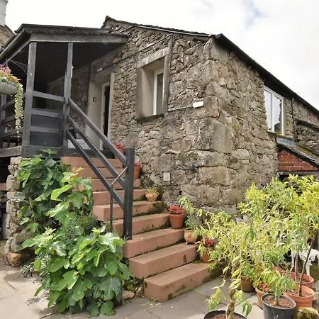 2 Bed In Eskdale Sz487 Holiday home